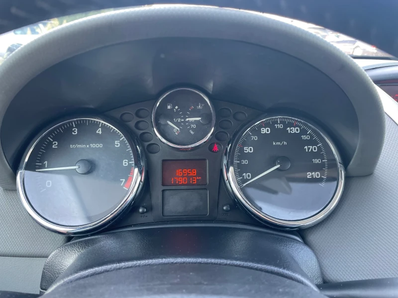 Peugeot 207, снимка 10 - Автомобили и джипове - 51779672