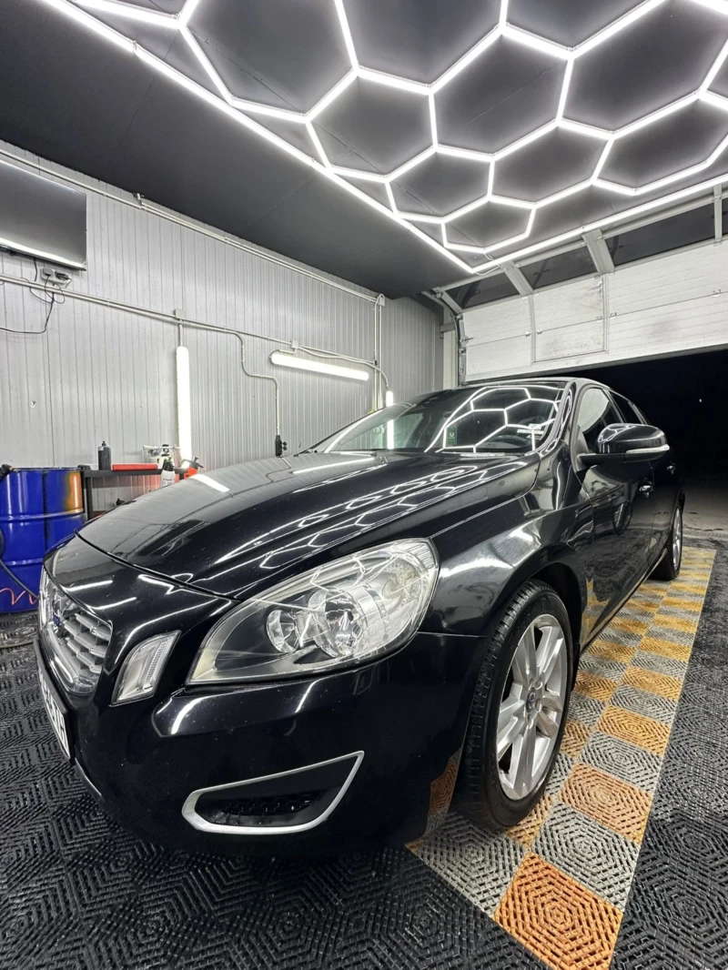 Volvo V60 1.6 D2 eDrive, снимка 3 - Автомобили и джипове - 52356765