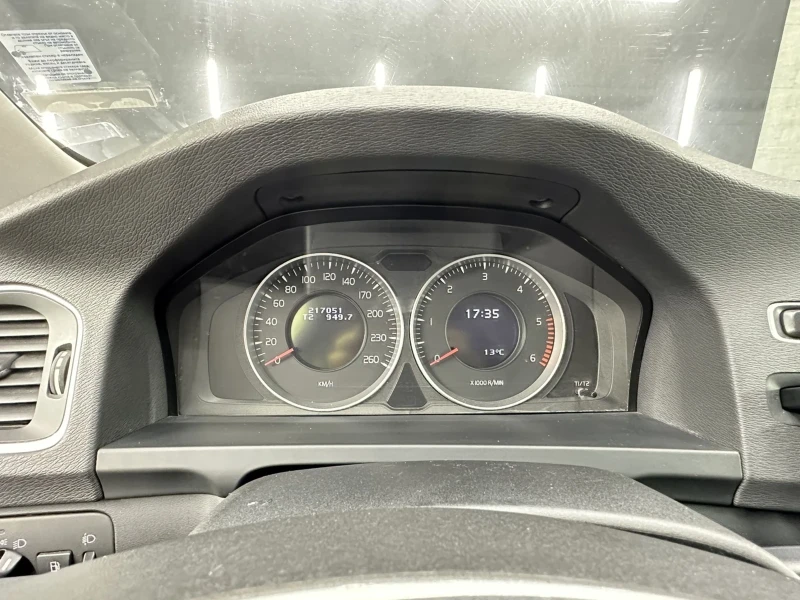 Volvo V60 1.6 D2 eDrive, снимка 6 - Автомобили и джипове - 52356765