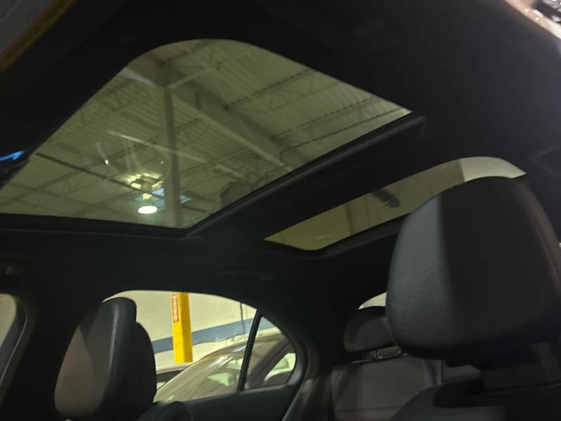 Mercedes-Benz C 300 * CARFAX * БЕЗ ПЪРВОНАЧАЛНА ВНОСКА, снимка 10 - Автомобили и джипове - 53219804