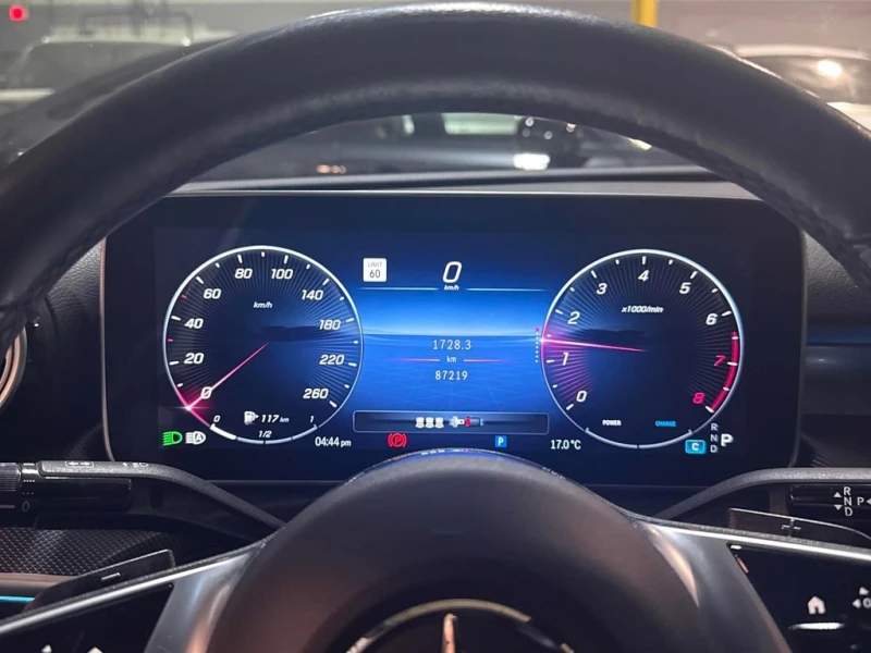 Mercedes-Benz C 300 * CARFAX * БЕЗ ПЪРВОНАЧАЛНА ВНОСКА, снимка 8 - Автомобили и джипове - 53219804