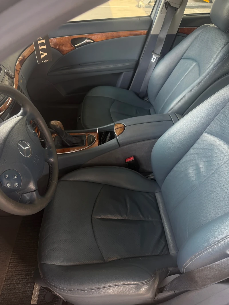 Mercedes-Benz E 220, снимка 11 - Автомобили и джипове - 53436953