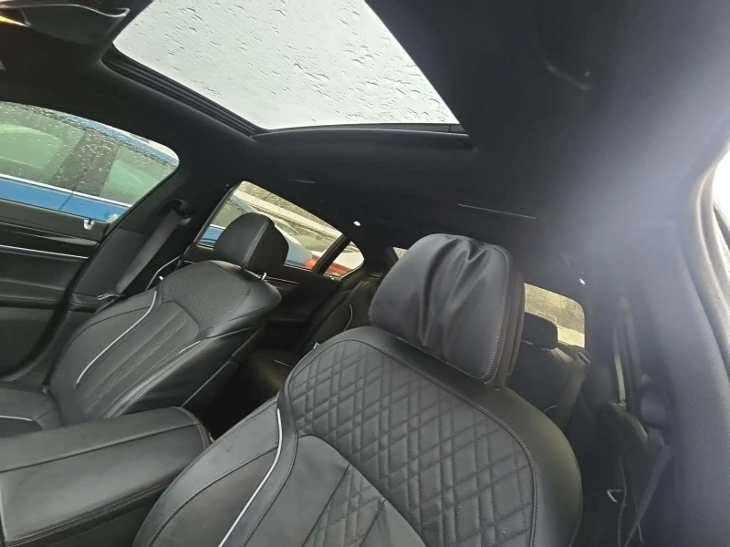 BMW 740 MAPCK* PANO* ОБДУХ* H/K* HUD* AMBIENT, снимка 9 - Автомобили и джипове - 53524434