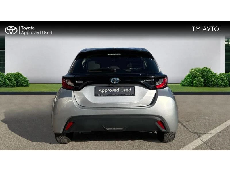 Toyota Yaris 1.5 HSD DYNAMIC+ NAVI - изображение 4