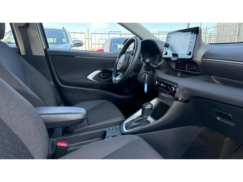 Toyota Yaris 1.5 HSD DYNAMIC+ NAVI, снимка 6 - Автомобили и джипове - 49003305