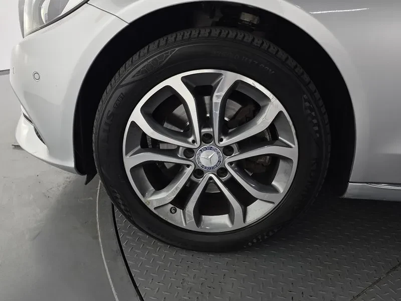 Mercedes-Benz C 220, снимка 5 - Автомобили и джипове - 54282438