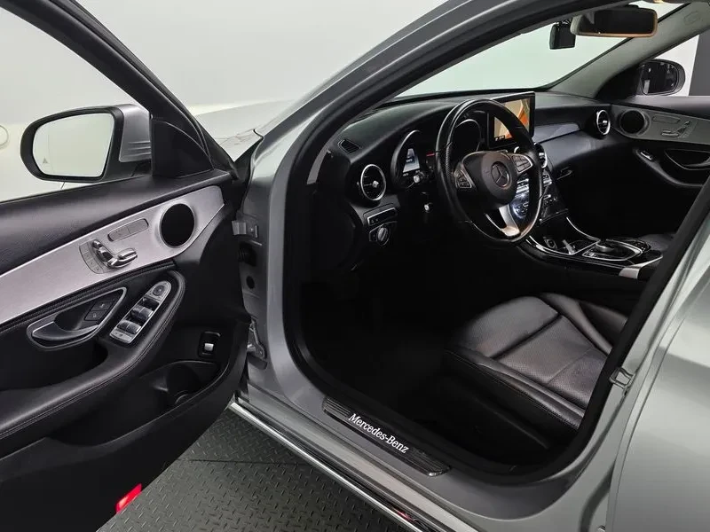 Mercedes-Benz C 220, снимка 10 - Автомобили и джипове - 54282438