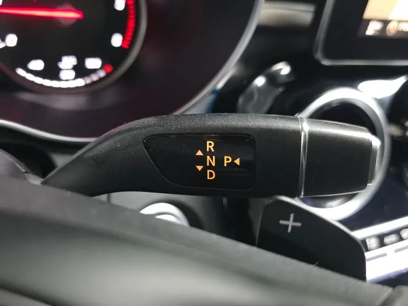 Mercedes-Benz C 220, снимка 9 - Автомобили и джипове - 54282438