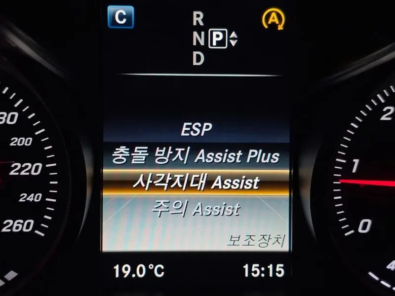 Mercedes-Benz C 220, снимка 15 - Автомобили и джипове - 54282438