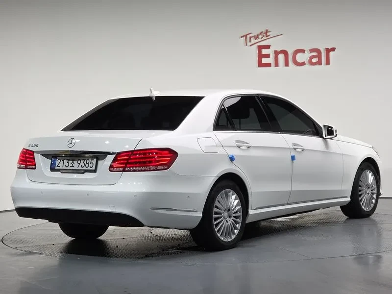 Mercedes-Benz E 300 W212 E300 Elegance, снимка 2 - Автомобили и джипове - 55218763
