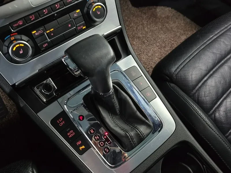 VW CC, снимка 9 - Автомобили и джипове - 55888348