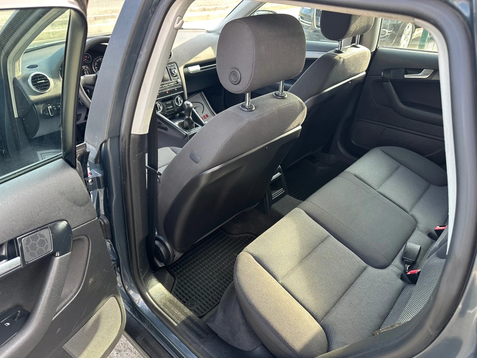 Audi A3 1.9TDI 105к.с  Парктроник Навигация  - изображение 10
