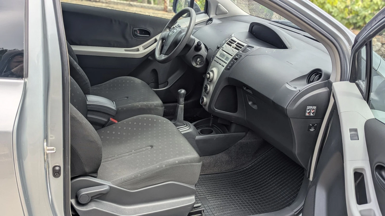 Toyota Yaris 1.0 Климатик  - изображение 7