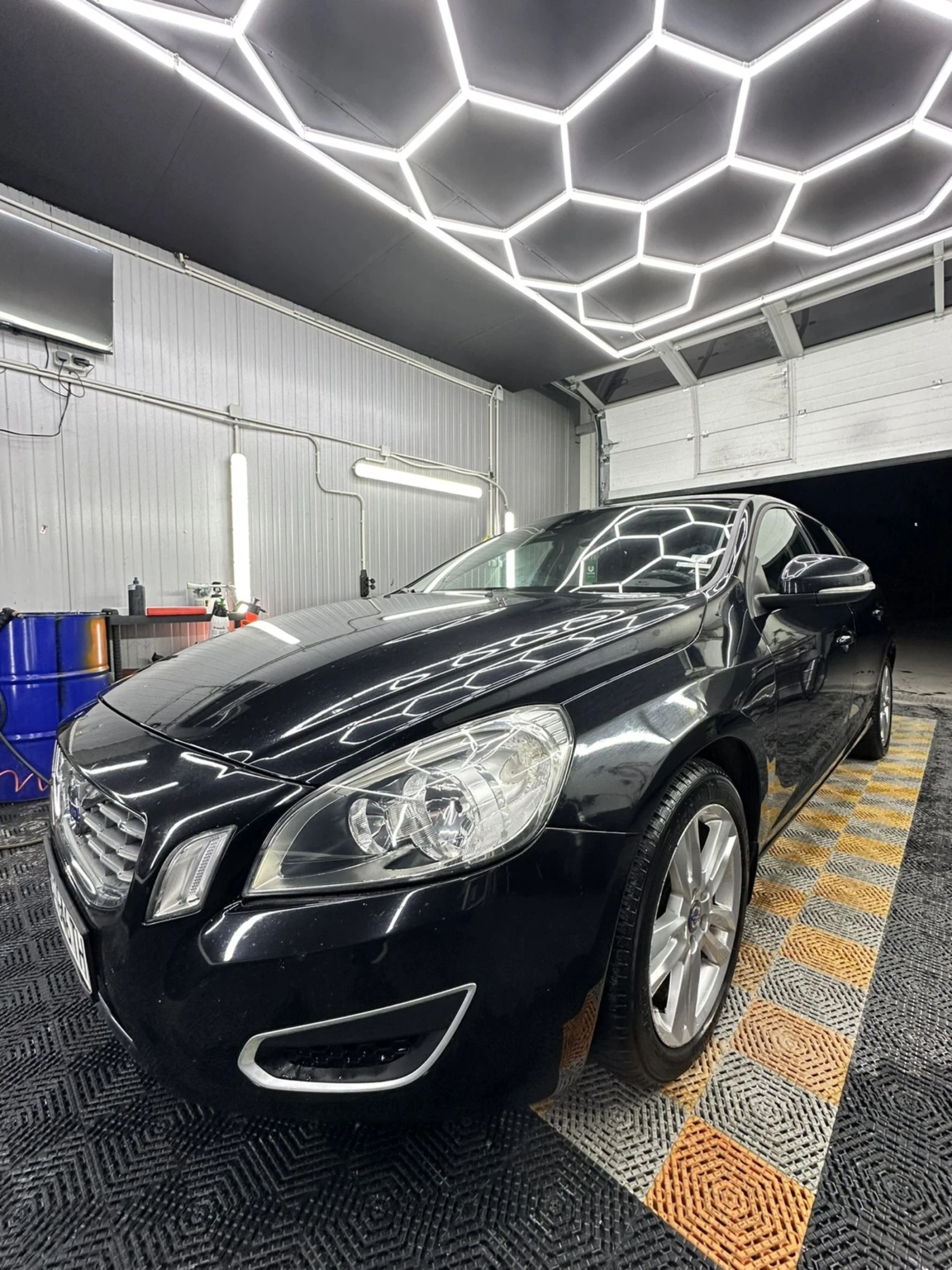 Volvo V60 1.6 D2 eDrive - изображение 3