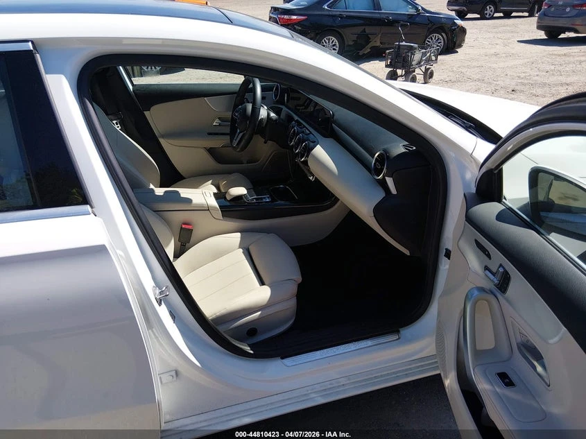 Mercedes-Benz A 220 2.0l, снимка 5 - Автомобили и джипове - 54383782