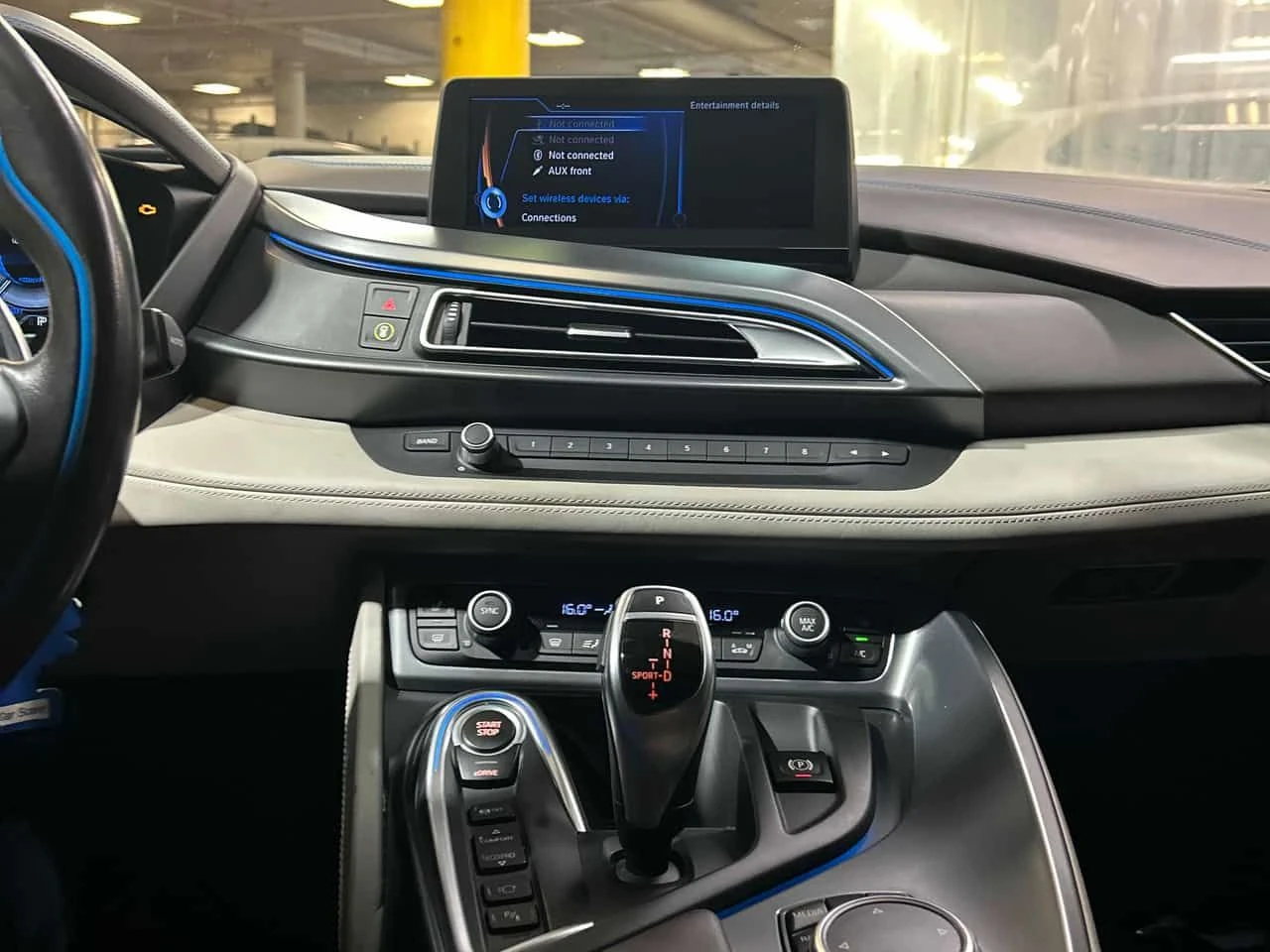 BMW i8 * 2dr Cpe * АВТОКРЕДИТ * ОТ ПРЕДСТАВИТЕЛСТВО, снимка 9 - Автомобили и джипове - 54716321