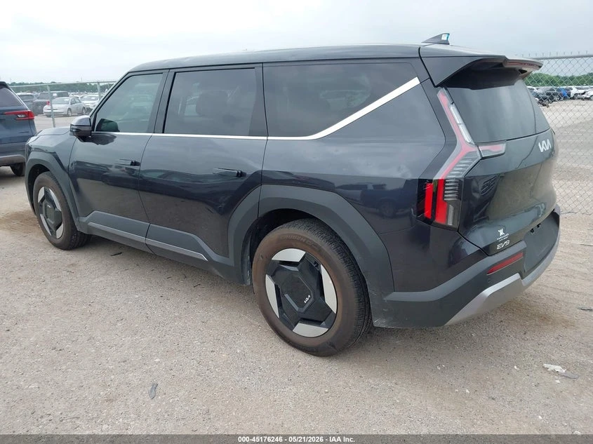 Kia EV9 Light Long Range, снимка 3 - Автомобили и джипове - 54906319
