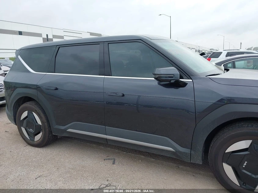 Kia EV9 Light Long Range, снимка 13 - Автомобили и джипове - 54906319