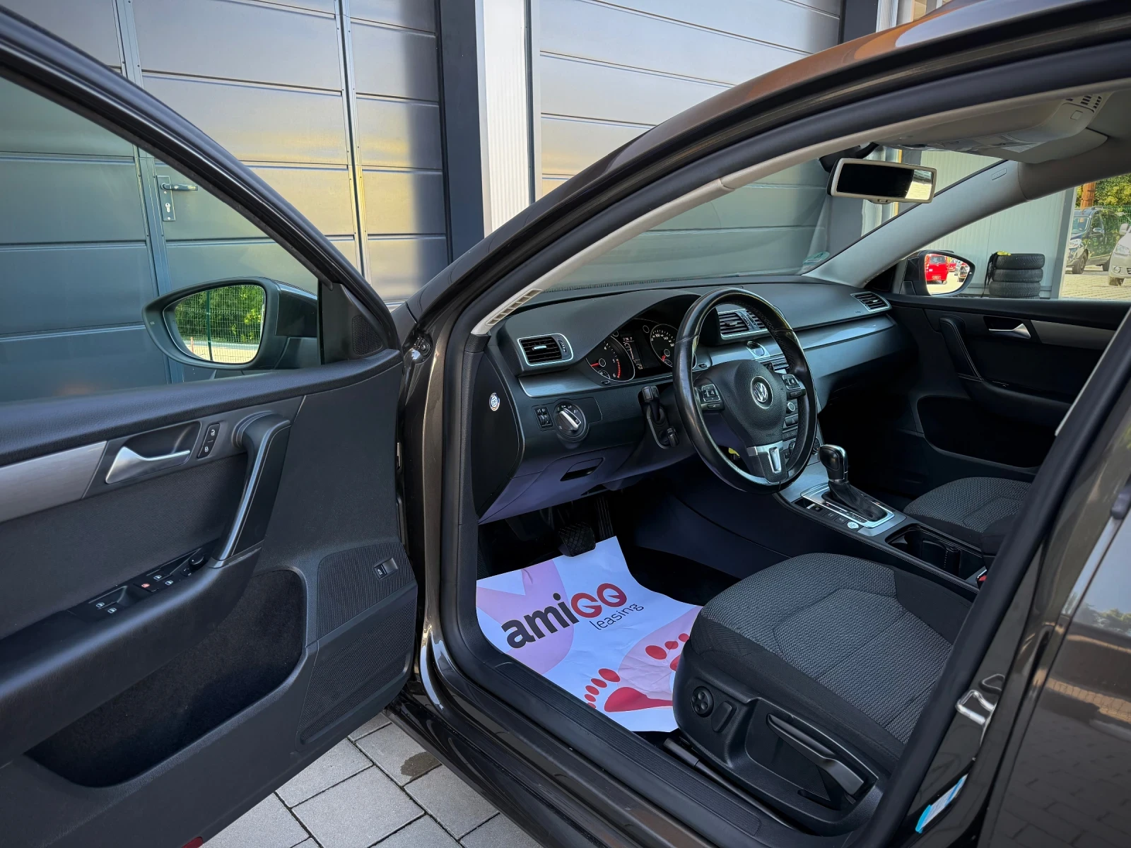VW Passat 2.0TDI* DSG* Keyless* StarStop* Distronic* , снимка 7 - Автомобили и джипове - 54945129