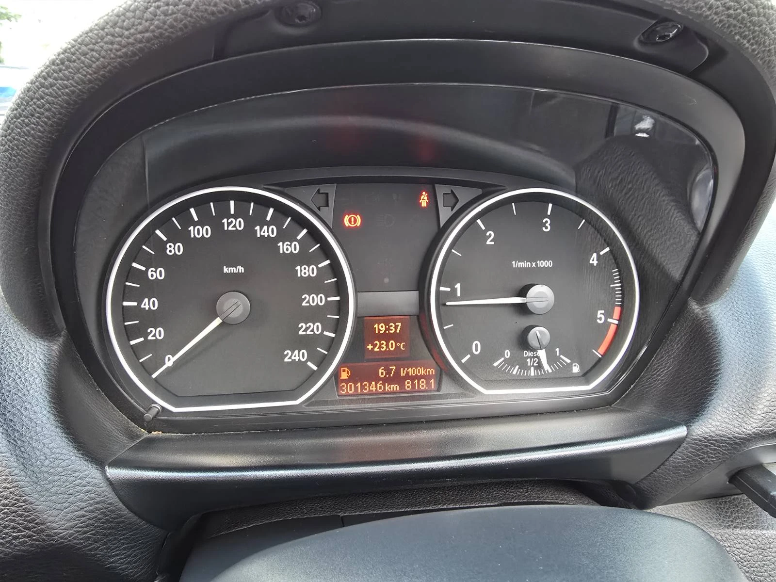 BMW 118 E88, снимка 15 - Автомобили и джипове - 55188336