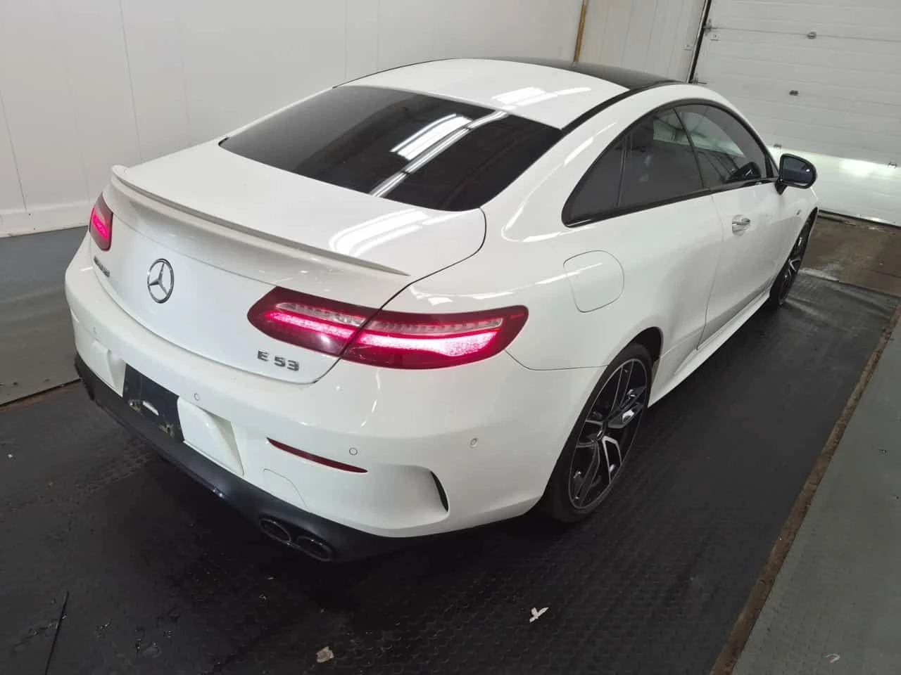 Mercedes-Benz E 53 AMG * CARFAX * ДИСТРОНИК * ОБДУХВАНЕ * ПАНОРАМА * , снимка 3 - Автомобили и джипове - 55191361