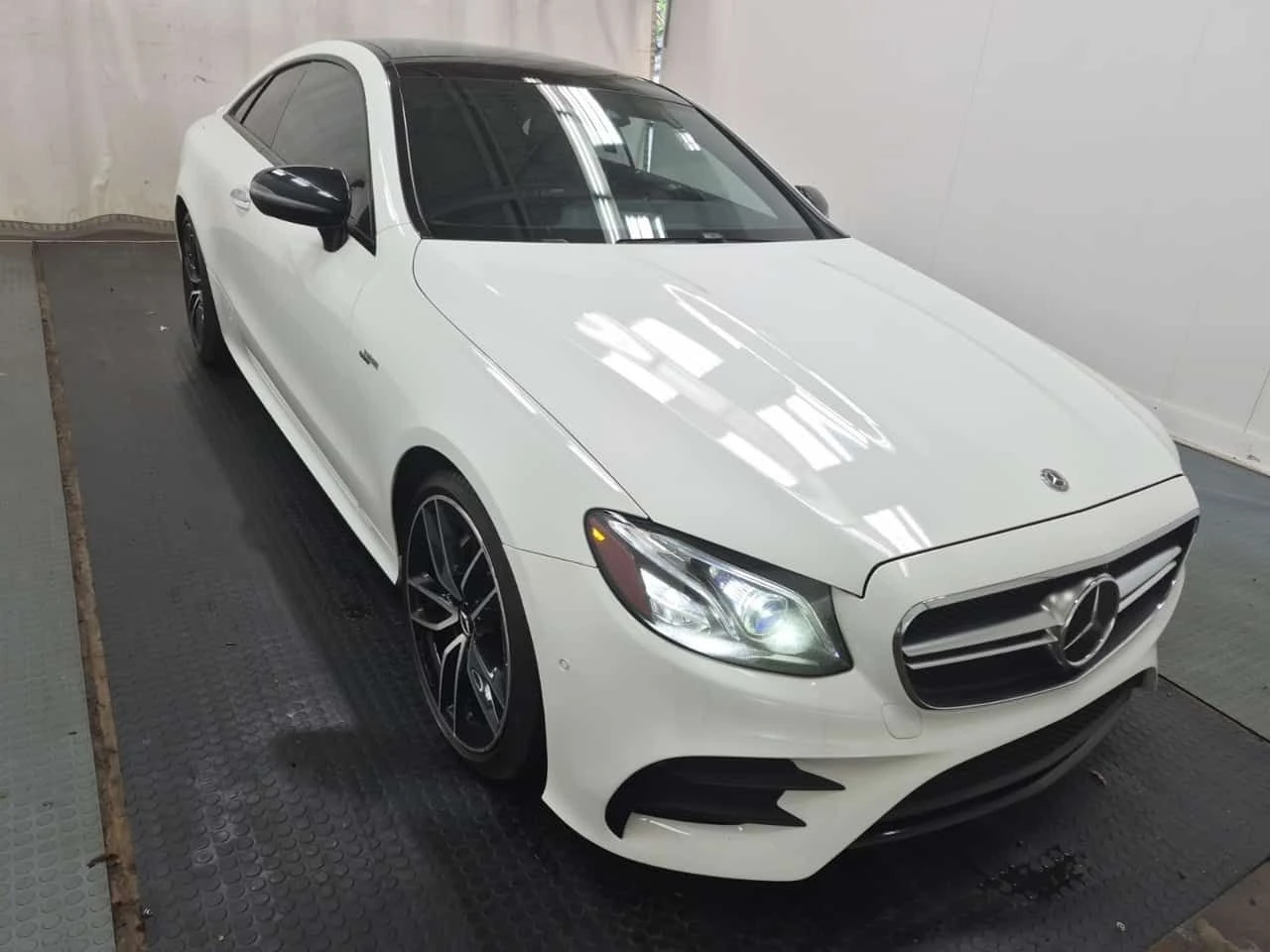 Mercedes-Benz E 53 AMG * CARFAX * ДИСТРОНИК * ОБДУХВАНЕ * ПАНОРАМА * , снимка 2 - Автомобили и джипове - 55191361