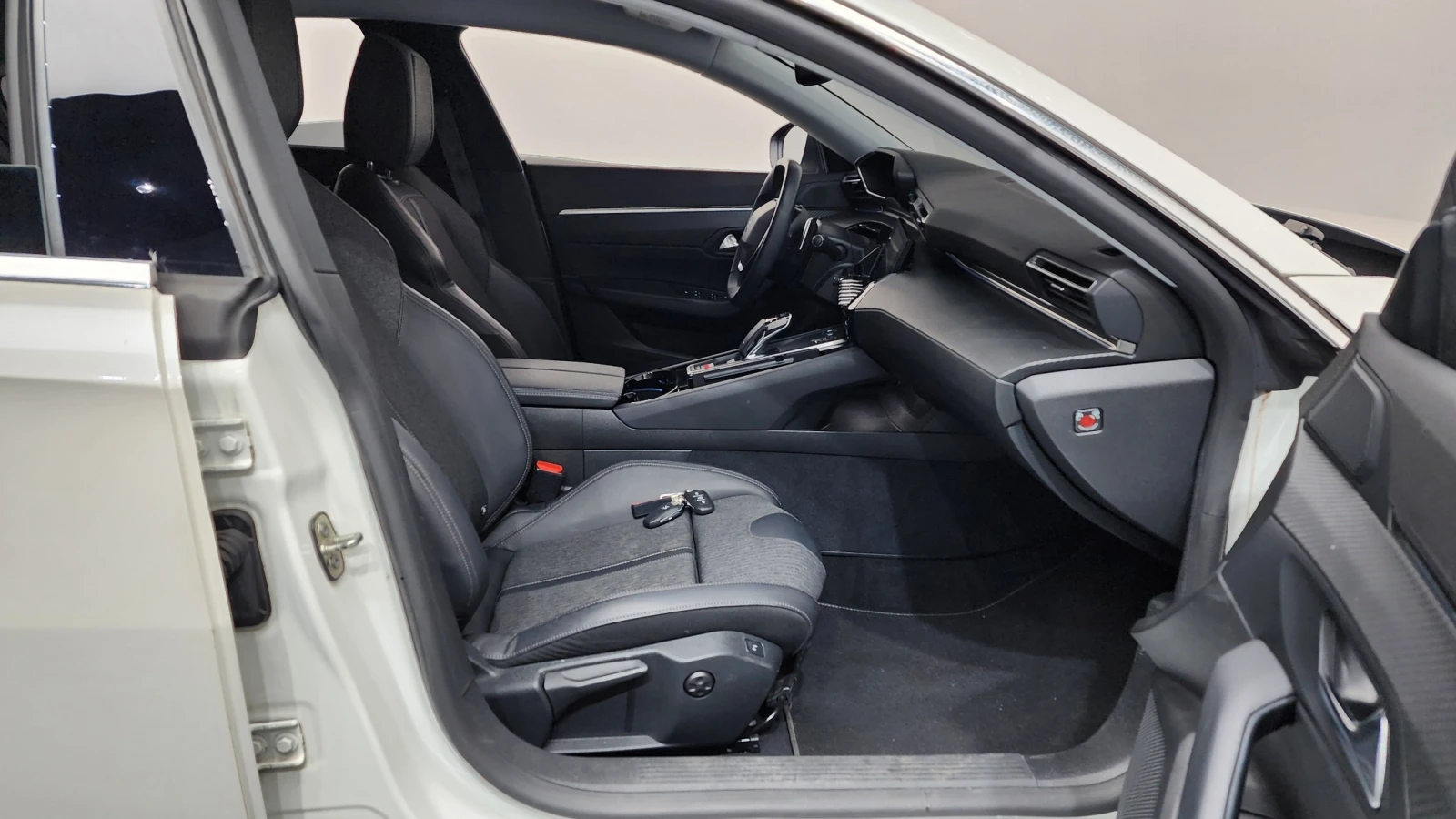 Peugeot 508 2.0 BlueHDi Allure | LED | Lane Assist | Keyless, снимка 14 - Автомобили и джипове - 55341125