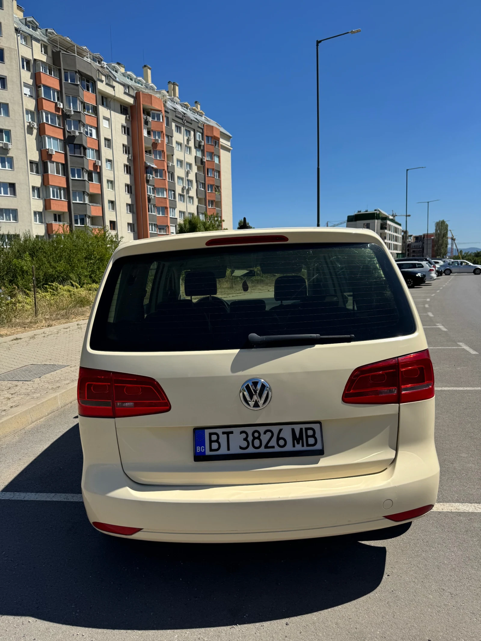 VW Touran, снимка 5 - Автомобили и джипове - 55362320
