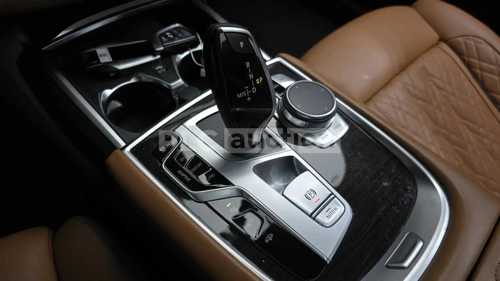 BMW 730 D* DISTRONIC * ОБДУХВАНЕ * HEAD UP * 360 КАМЕРА * , снимка 9 - Автомобили и джипове - 55395487