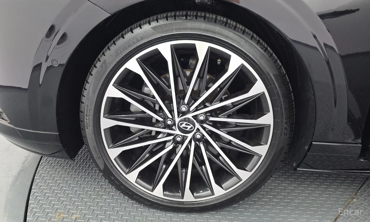 Hyundai Grandeur 3.5* CALLIGRAPHY* ОБДУХВАНЕ* ДИСТРОНИК* ХЕДЪП* 360, снимка 5 - Автомобили и джипове - 55606639
