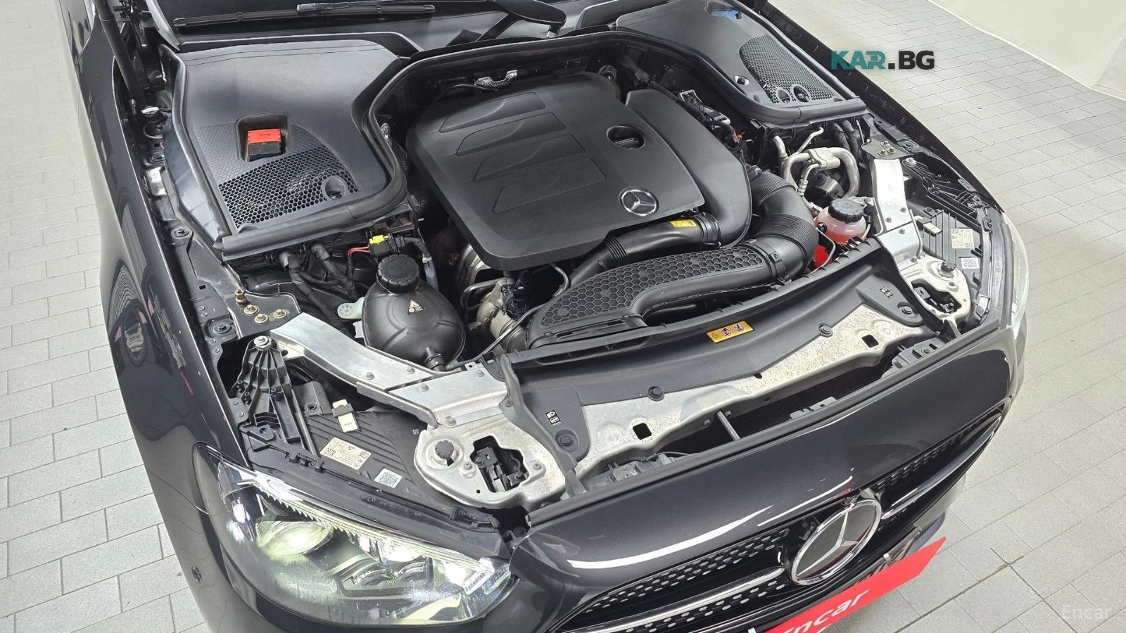 Mercedes-Benz E 350 4MATIC/AMG-LINE/DRIVE-ASSISTS/SUNROOF, снимка 16 - Автомобили и джипове - 55723119