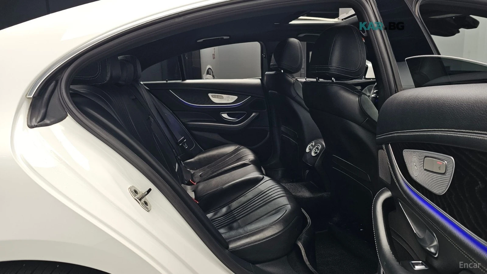 Mercedes-Benz CLS 300 D* 4MATIC* AMG* * КОЖА* ПОДГРЕВ* BURM* PANO* НАВИ*, снимка 11 - Автомобили и джипове - 56168575