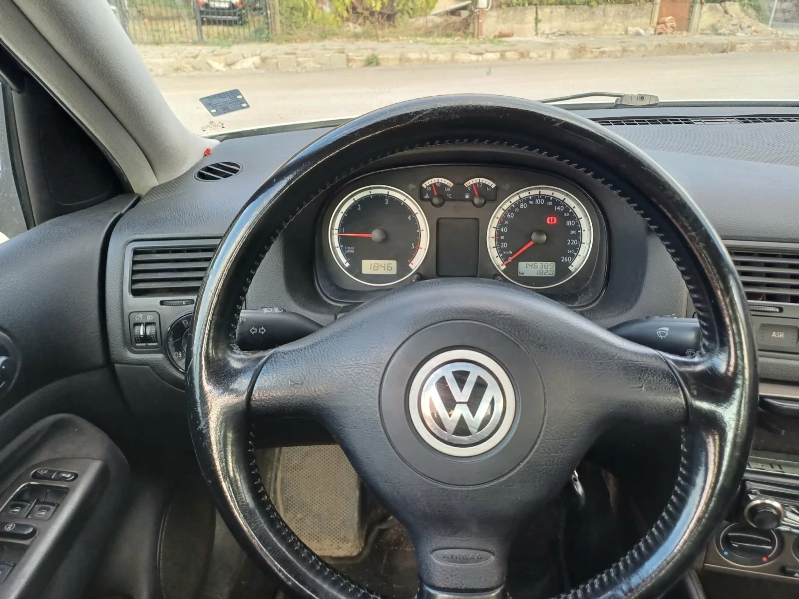 VW Bora 1.9 TDI , снимка 10 - Автомобили и джипове - 56495005