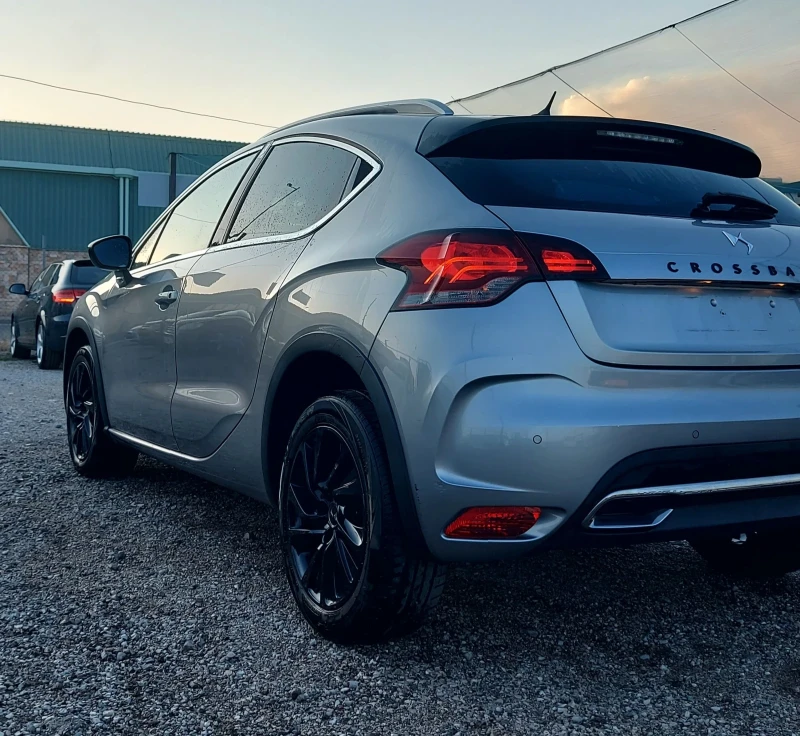 Citroen DS 4 Crossback 1.6i/165кс/Бензин/Автомат/LED/Нави/Камера/Лизинг , снимка 8 - Автомобили и джипове - 50866532