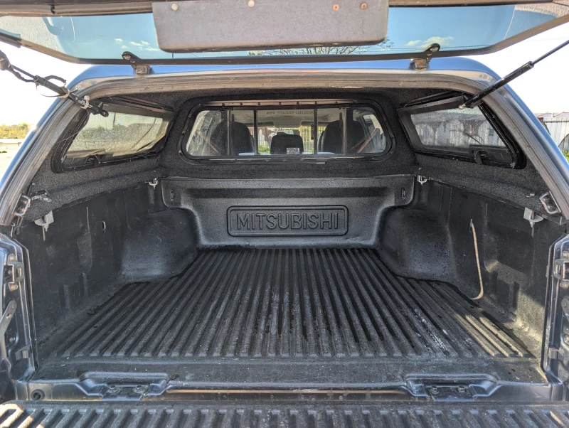 Mitsubishi L200 2.5 DI-D Diamond 4x4 Off-Road, снимка 6 - Автомобили и джипове - 52268477