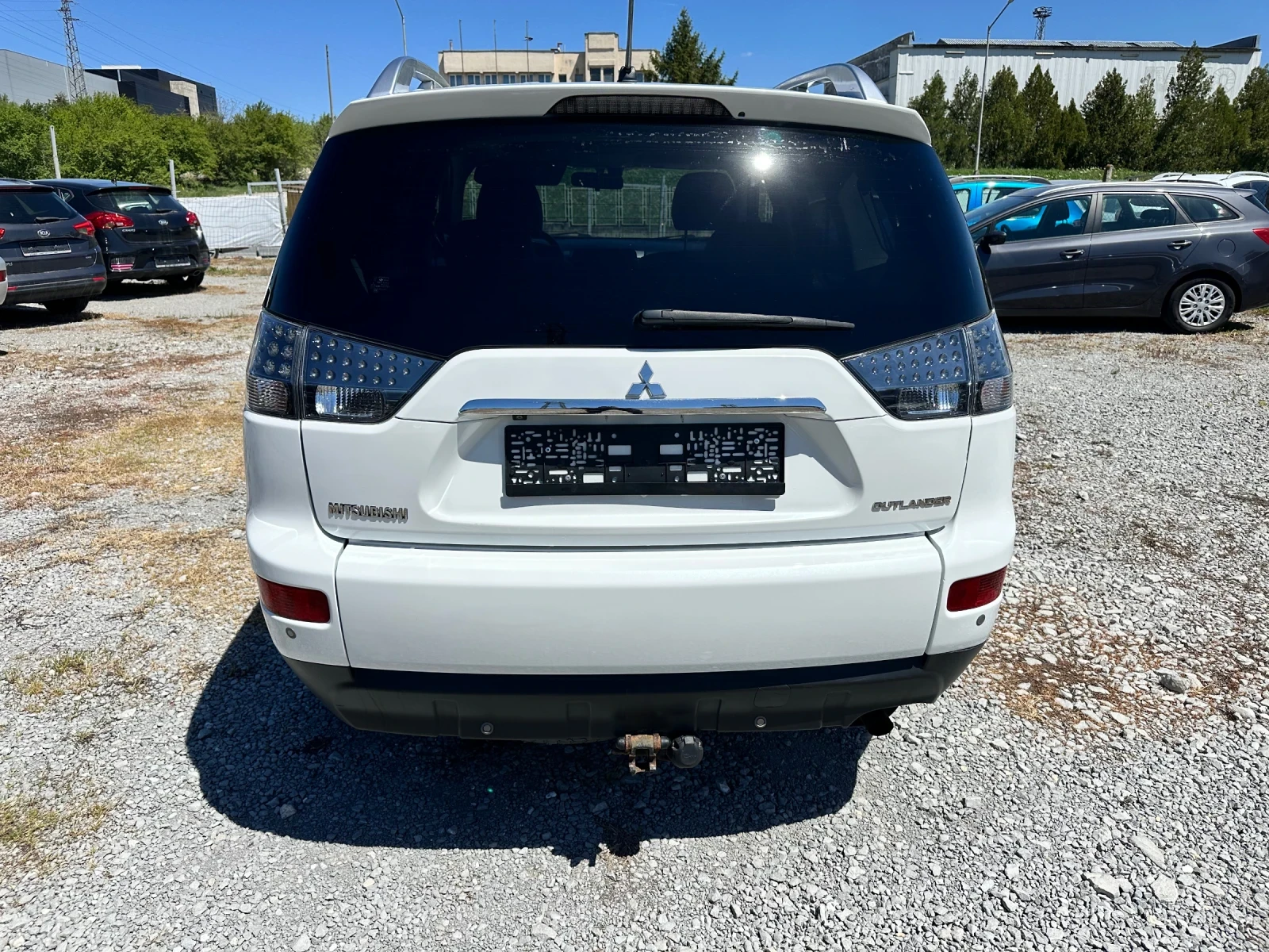 Mitsubishi Outlander 2.4 i - 4x4- 6+ 1.m - изображение 7