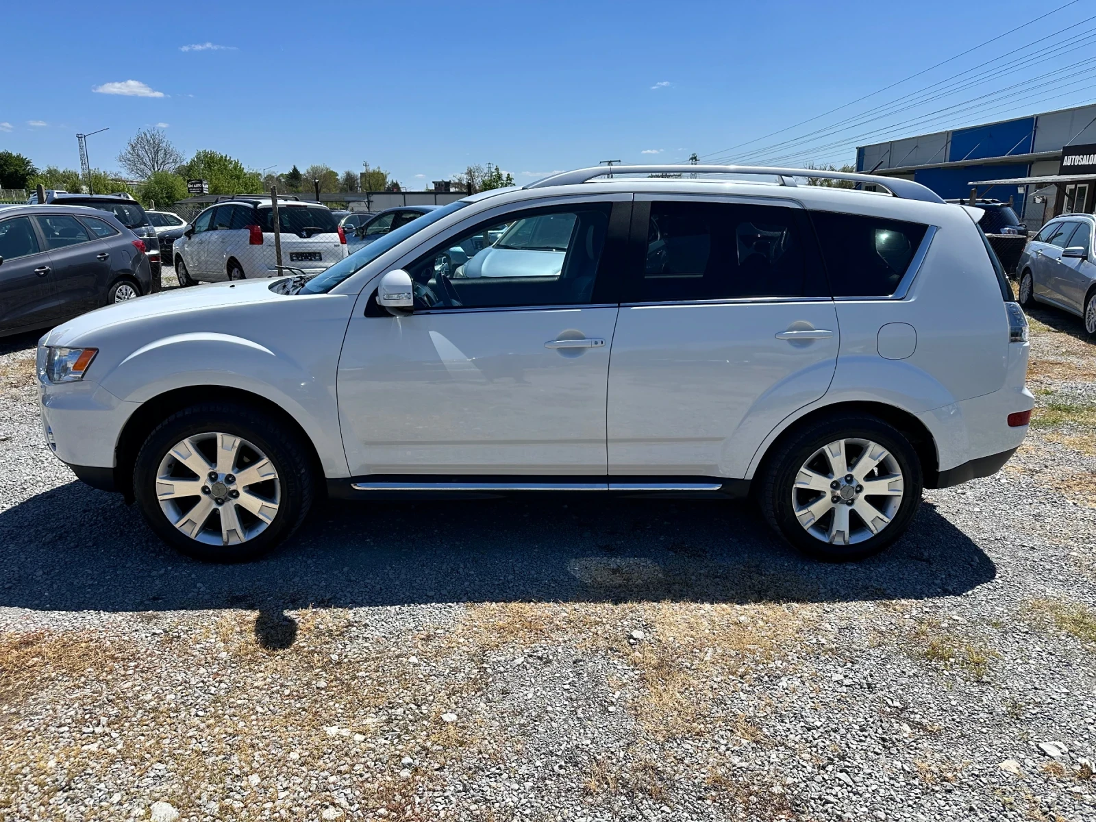 Mitsubishi Outlander 2.4 i - 4x4- 6+ 1.m - изображение 5