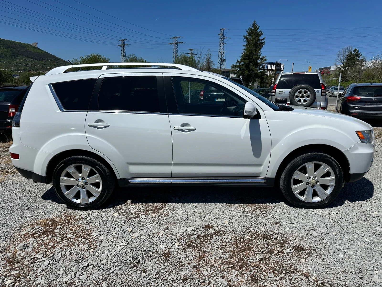 Mitsubishi Outlander 2.4 i - 4x4- 6+ 1.m - изображение 4