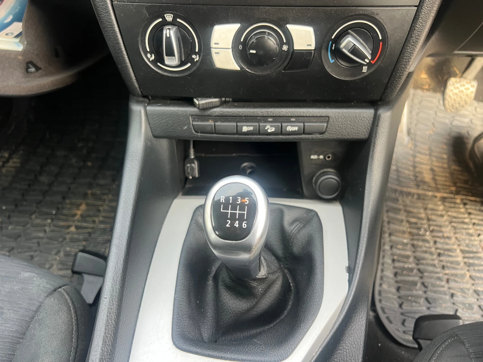 BMW X1 318d xDrive - изображение 8