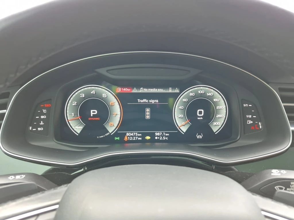 Audi Q8 TECHNIK  CARFAX - изображение 9