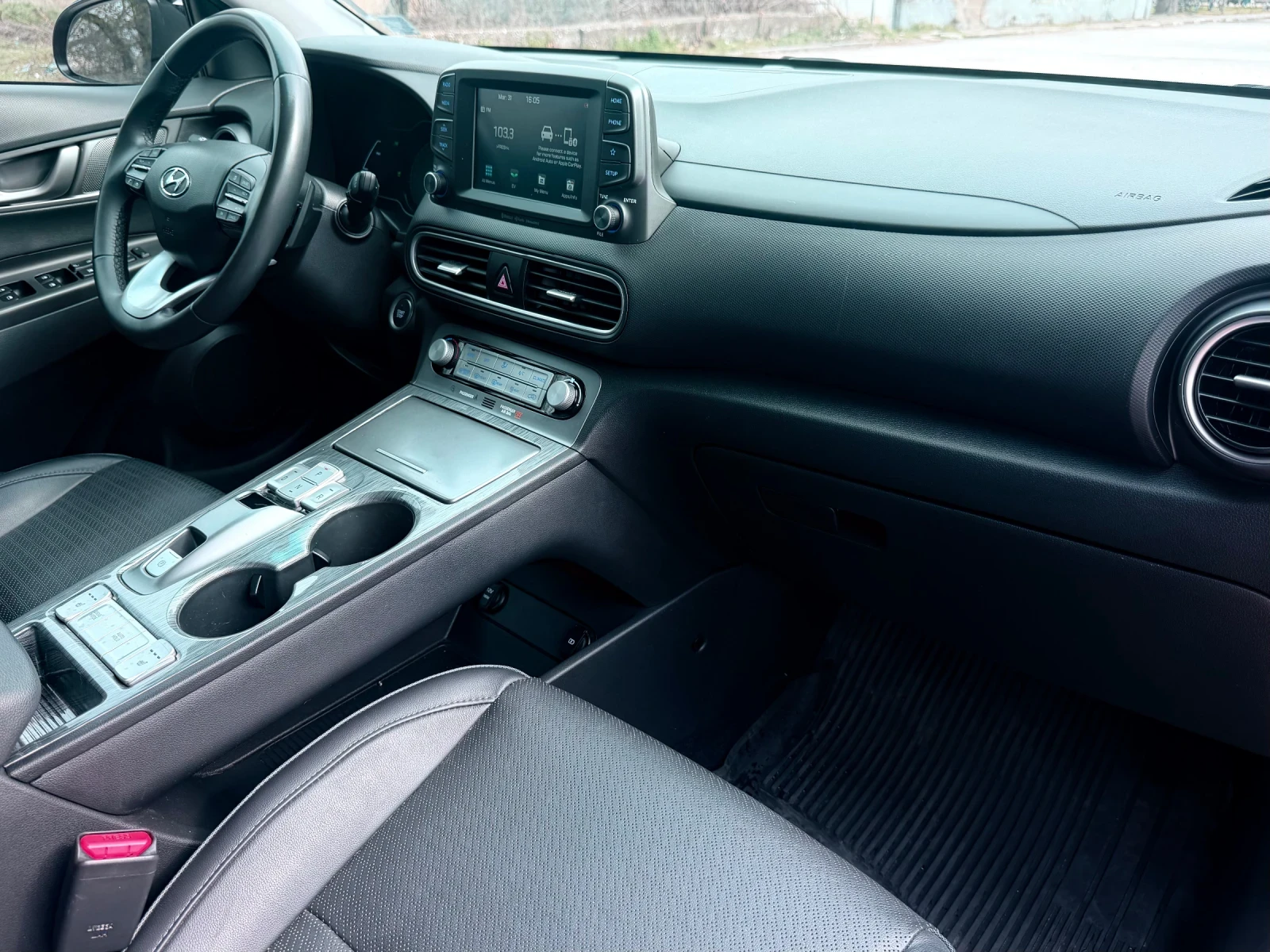 Hyundai Kona 64KW-PREMIUM, снимка 13 - Автомобили и джипове - 54045326