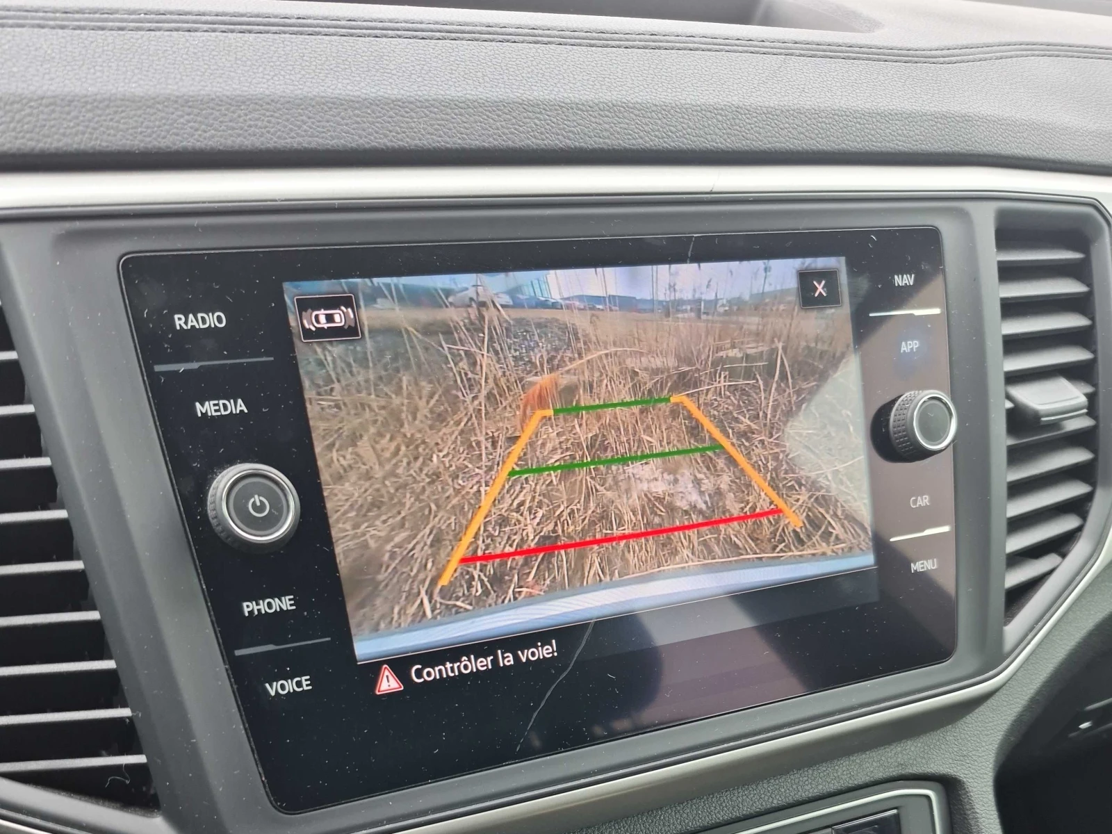 VW Atlas * COMFORTLINE * ПОДГРЕВИ * KEYLESS* CARFAX, снимка 14 - Автомобили и джипове - 54254663