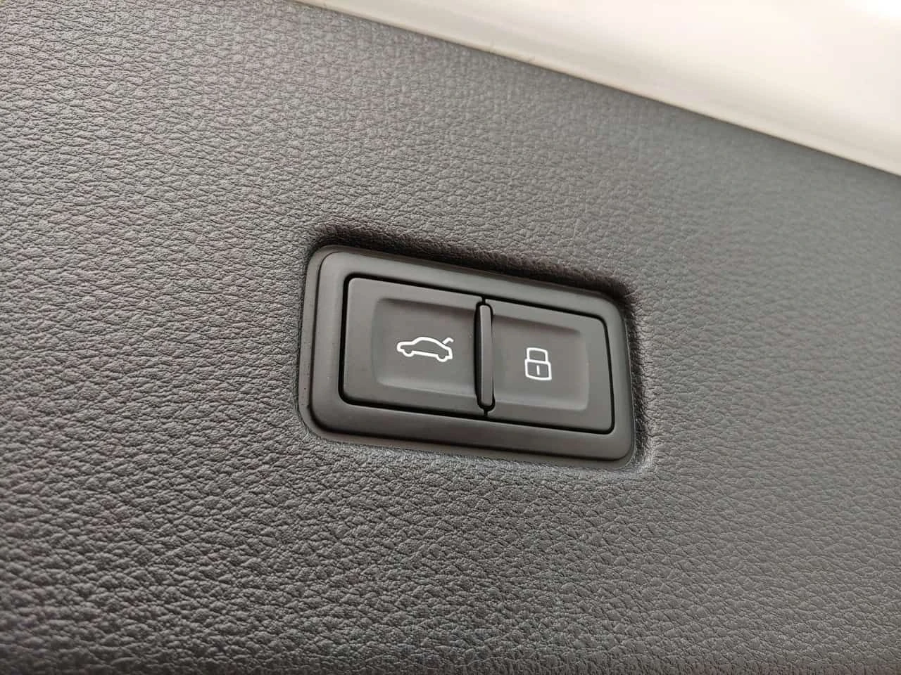 Audi Q8 * Premium * CARFAX * ���� �� �� | Mobile.bg � ����������� 15