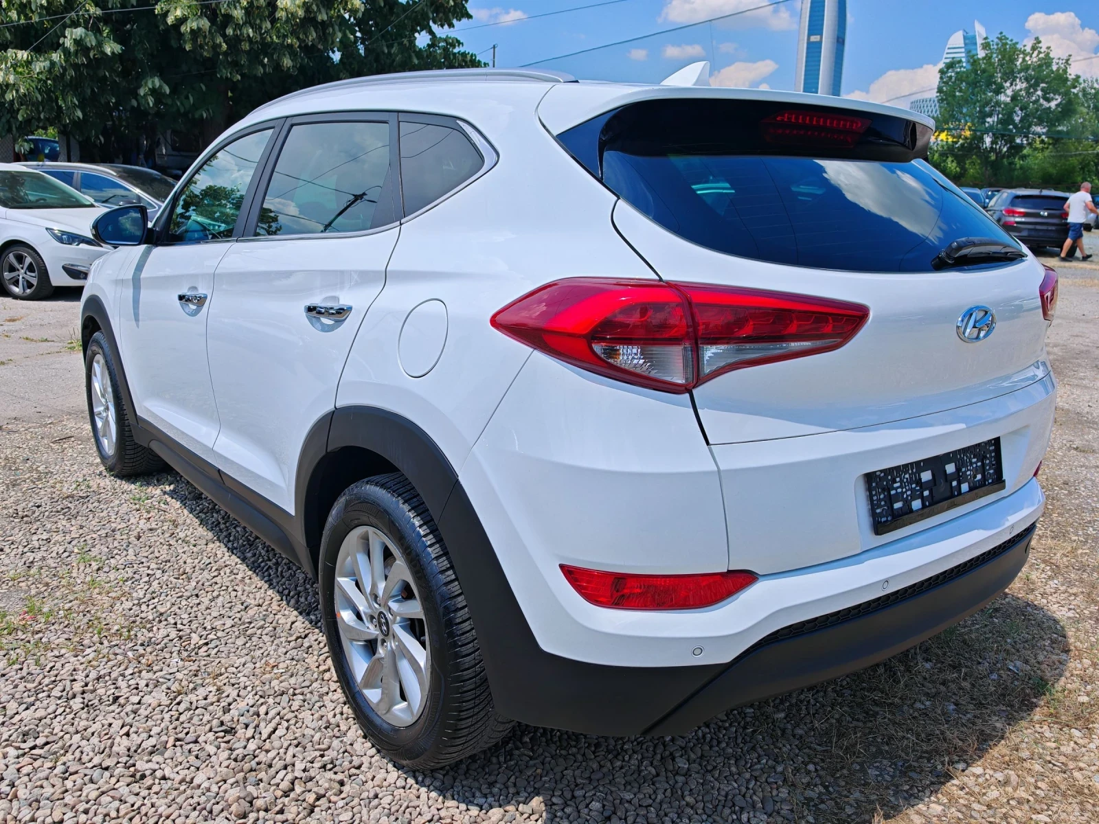 Hyundai Tucson 1.7CRDI-140k.ТОП СЪСТОЯНИЕ, ОТ ИТАЛИЯ , снимка 6 - Автомобили и джипове - 55103773