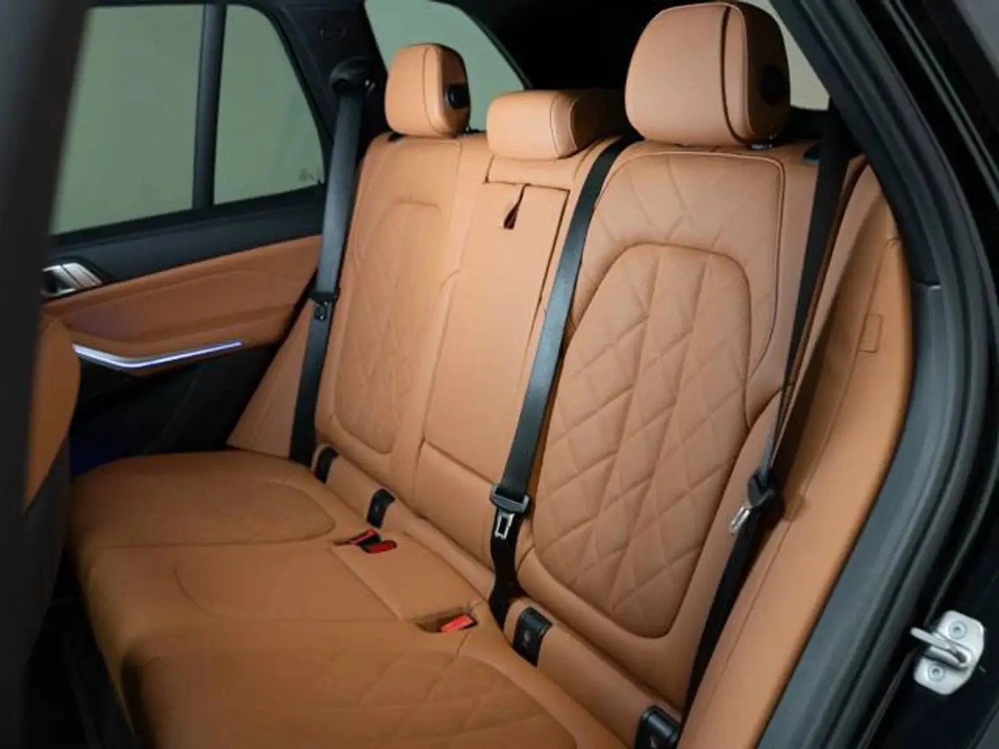 BMW X5 xDrive40i Premium ЦЕНА ДО БЪЛГАРИЯ АВТОКРЕДИТ, снимка 17 - Автомобили и джипове - 55728547