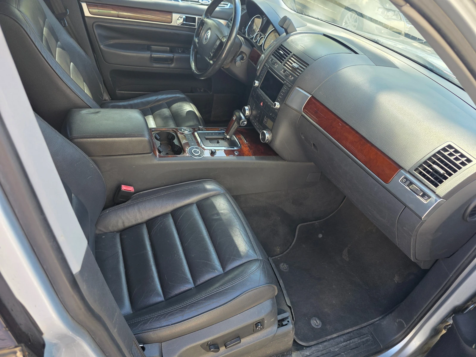 VW Touareg 2.5, снимка 9 - Автомобили и джипове - 55988223