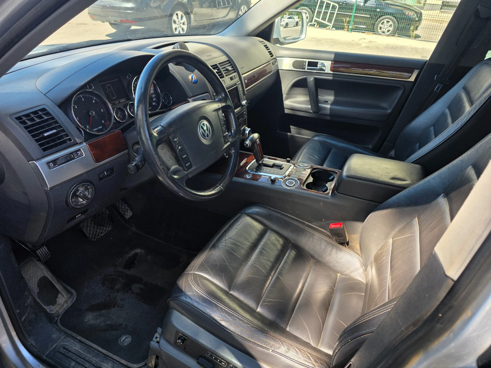 VW Touareg 2.5, снимка 13 - Автомобили и джипове - 55988223