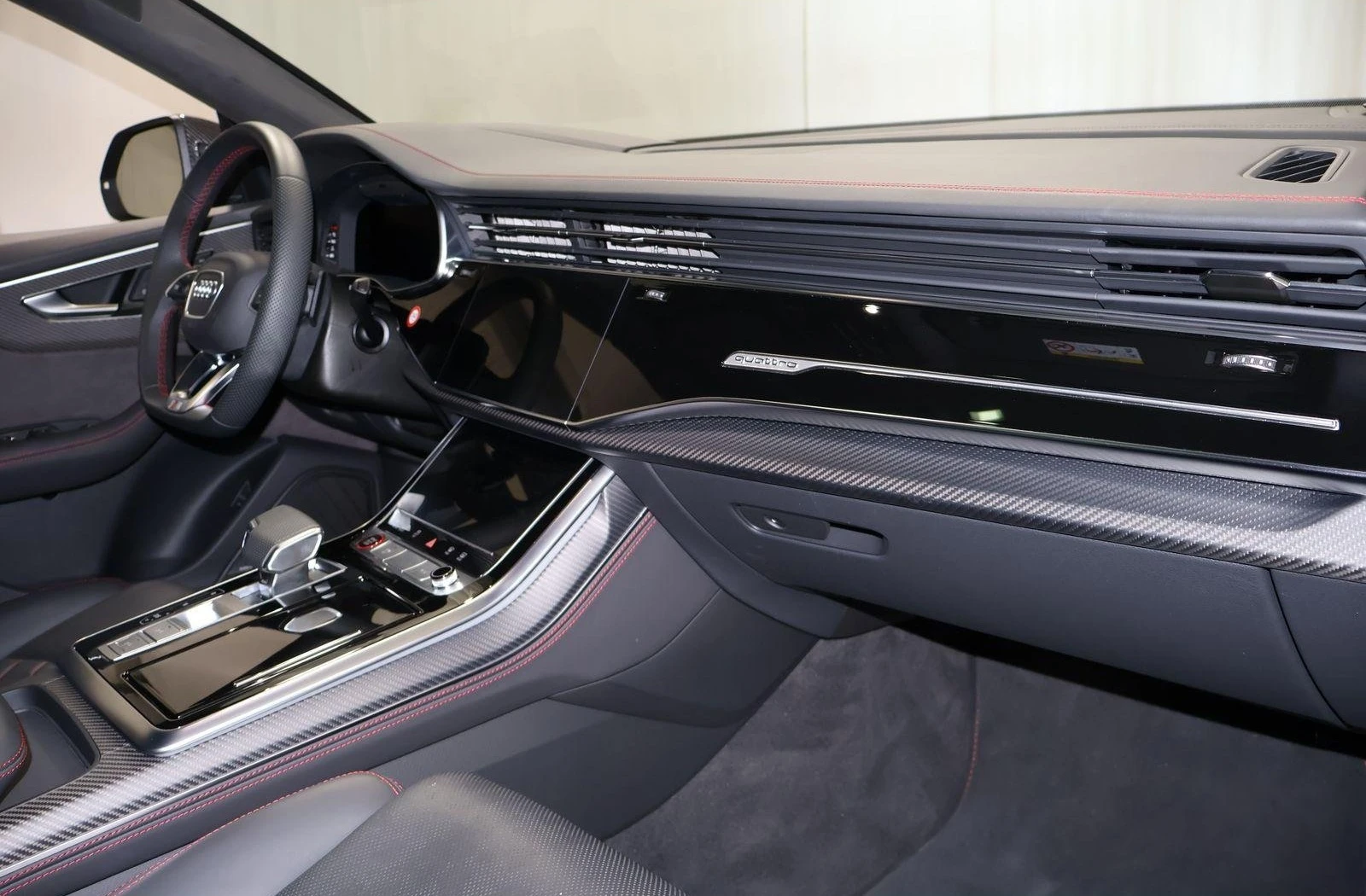 Audi SQ8 FACELIFT / BLAC OPTIC / CARBON / EXCLUSIVE/ MATRIX, снимка 14 - Автомобили и джипове - 56068516