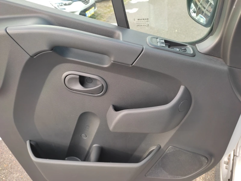 Renault Master 2.3DCI L3H2, снимка 9 - Бусове и автобуси - 48311576