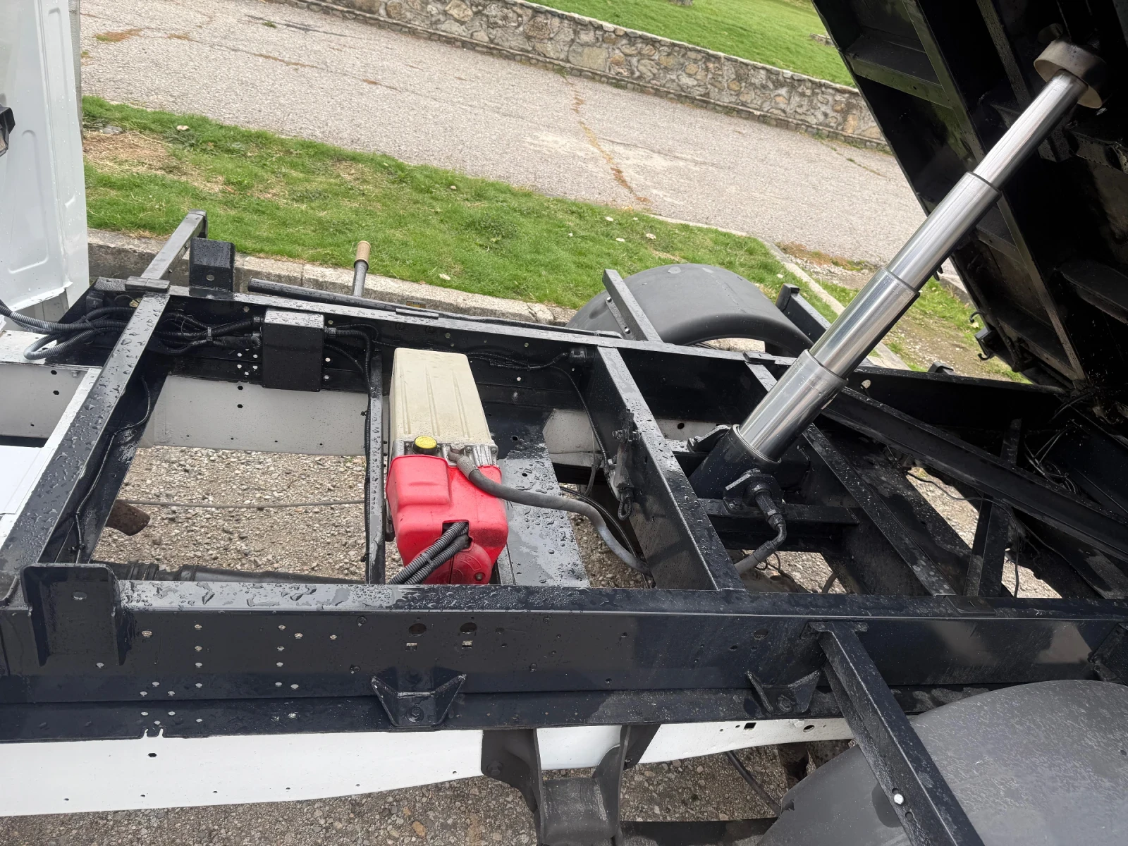 Ford Transit T350 2.4 САМОСВАЛ 6 Скорости - изображение 7